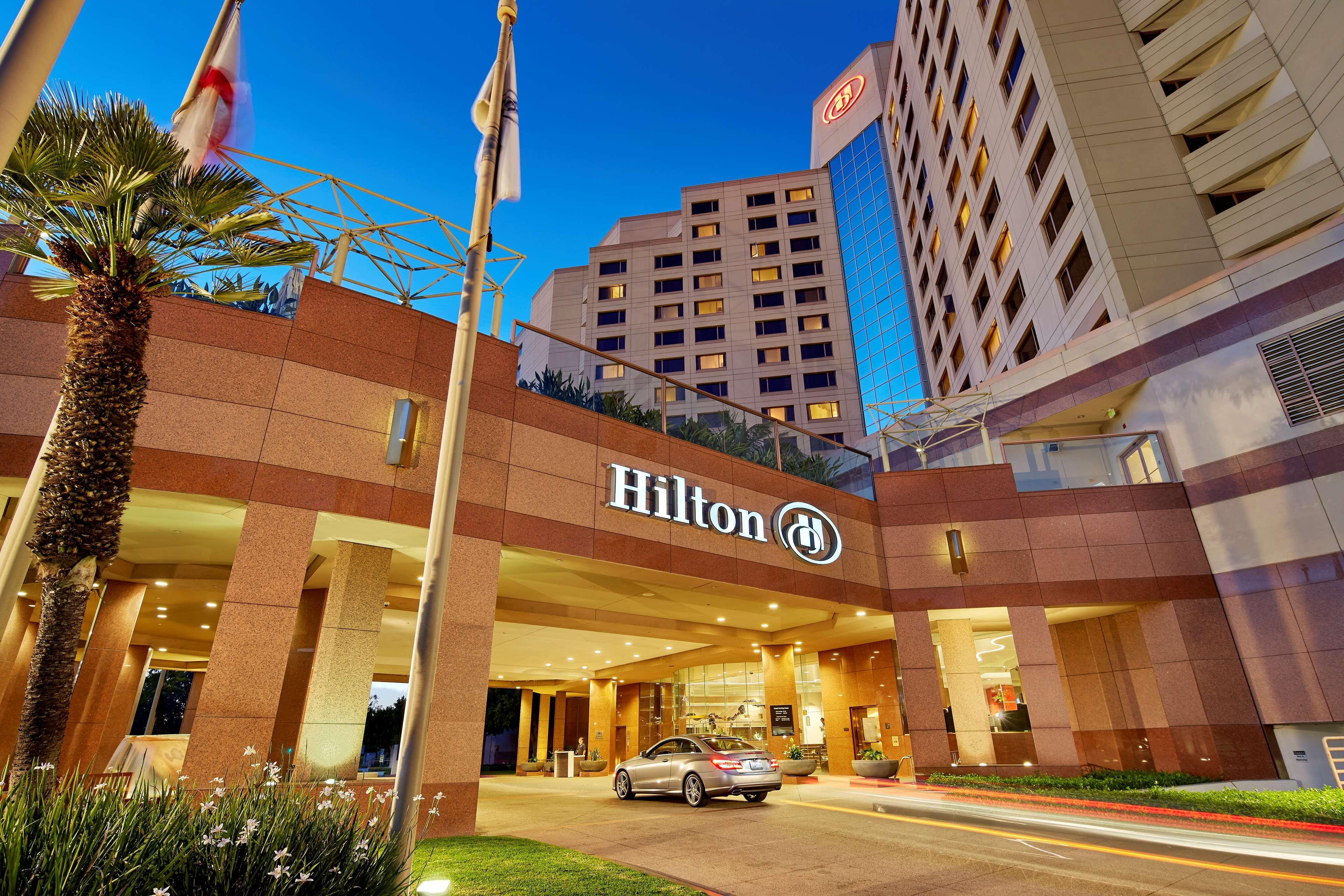 Hilton Long Beach Hotel Exterior photo